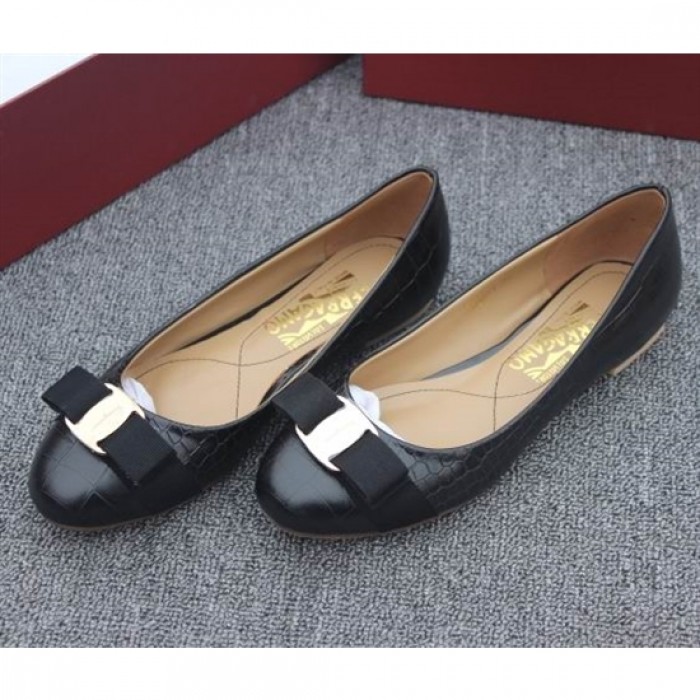 Salvatore Ferragamo Varina Flat Shoes Black in patent For Women